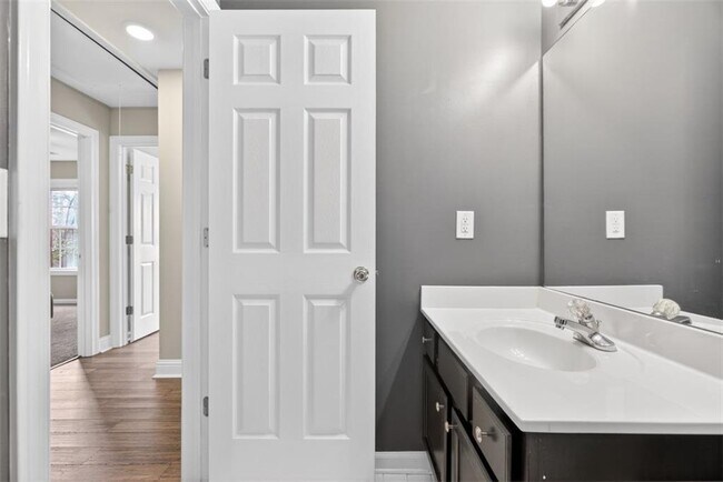 Building Photo - 135 Saltcreek Point NE