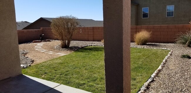 Building Photo - 1143 Desert Sunflower Dr NE