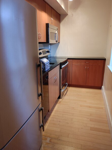 Kitchen - 1301 N Ode St
