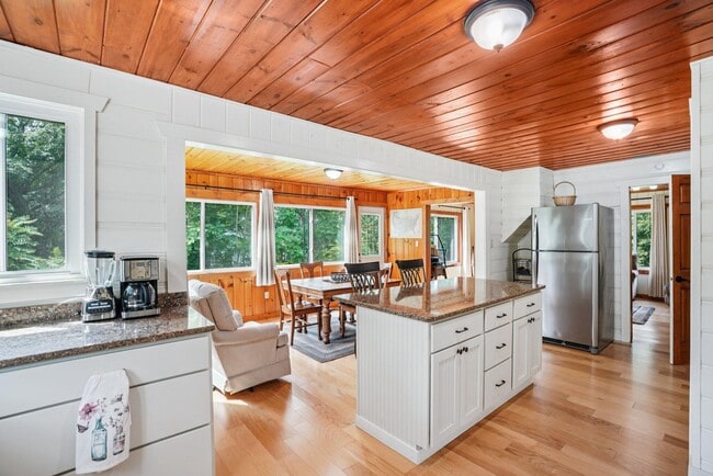 Building Photo - N3219 Cherry Rd