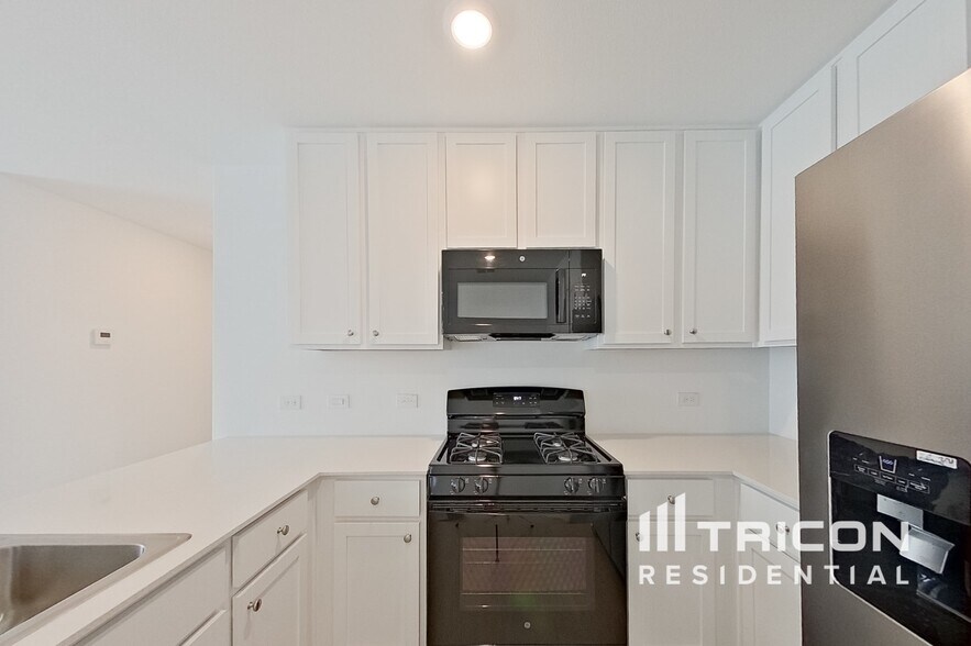 Building Photo - 1608 Lercara Ln