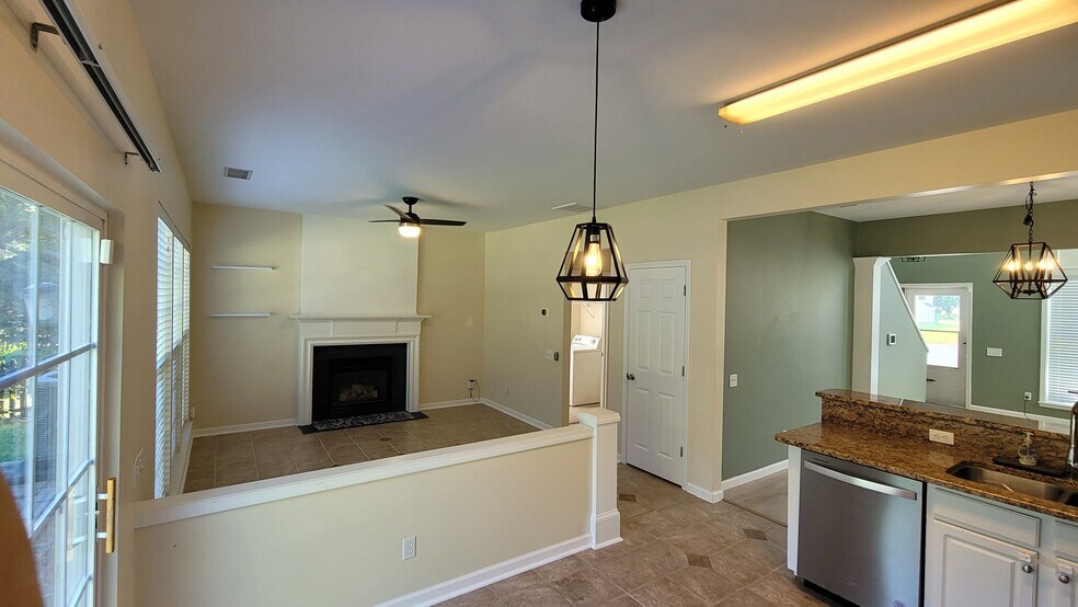 Family room - 10820 Rumson Ct