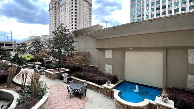 Building Photo - 3040 Peachtree Rd NW