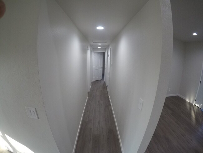 Building Photo - 2656 Larkin Pl