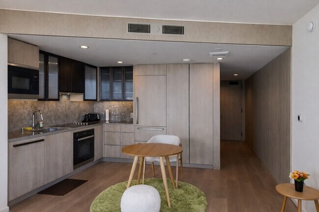 Building Photo - Koula 1-bedroom, 1-bathroom, with 1-assigned parking stall