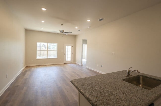 Building Photo - 8439 Garrett Dr