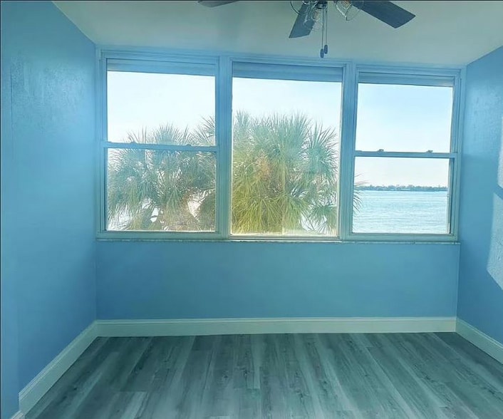 Building Photo - 4525 Cove Cir