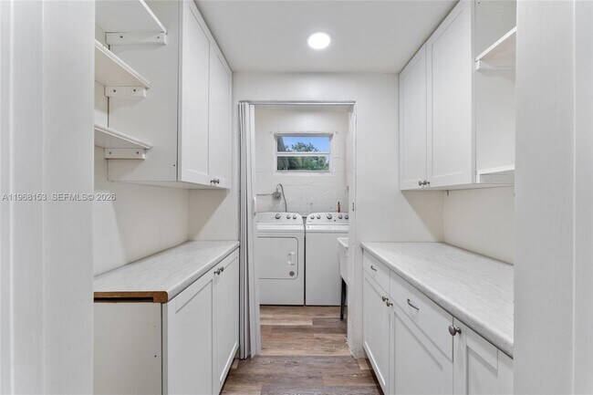 Building Photo - 6820 SW 77th Terrace