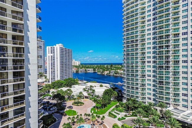 Building Photo - 20281 E Country Club Dr