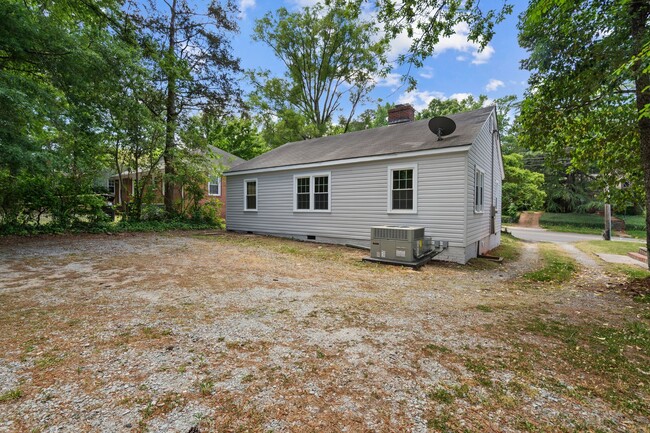 Building Photo - 3 Bedroom, 1 Bathroom Home in Durham