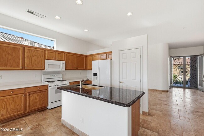 Building Photo - 15707 E Cactus Dr