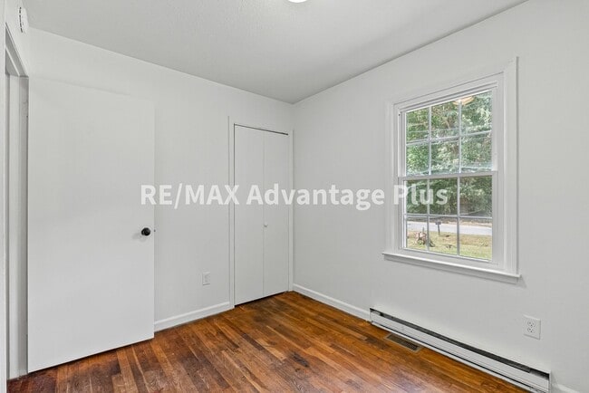 Building Photo - 4 Bedroom Home in Blackstone!