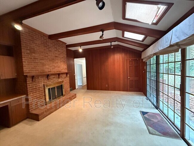 Building Photo - 1128 Partridge Ln