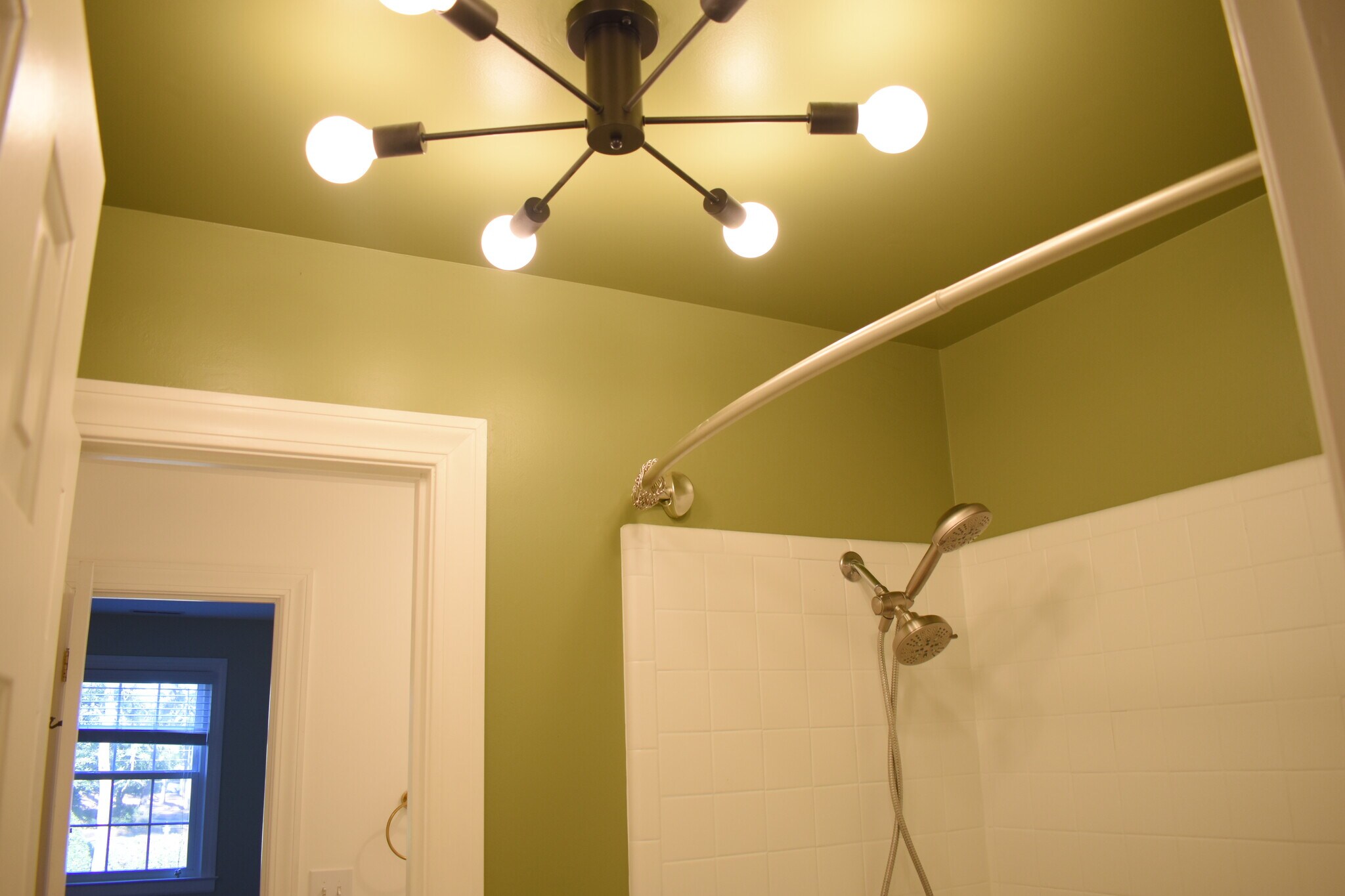 Building Photo - 2720 Oleander Dr