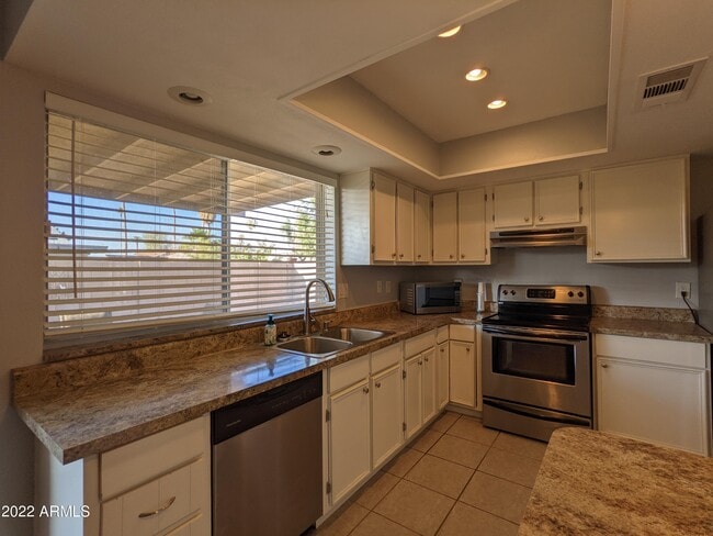 Building Photo - 10044 N 39th Ln