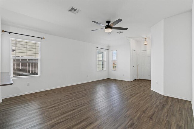 Building Photo - 308 Majestic Cedar Ct
