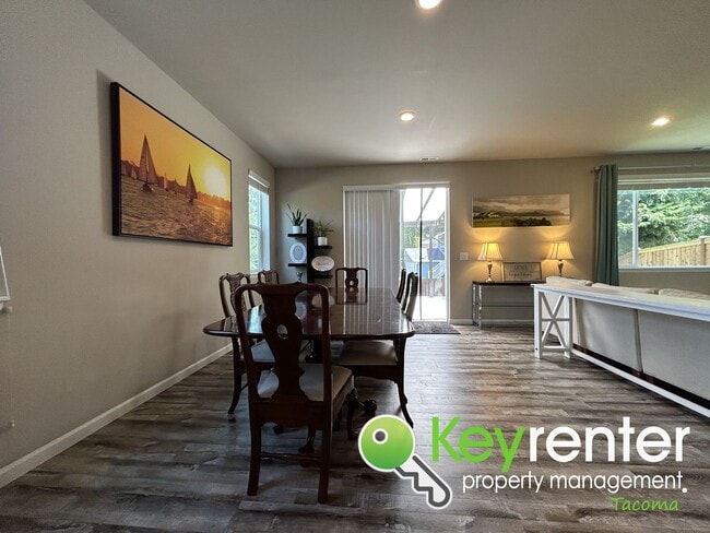 Building Photo - Spacious 5-Bed 3-Bath Home in Prime Northe...