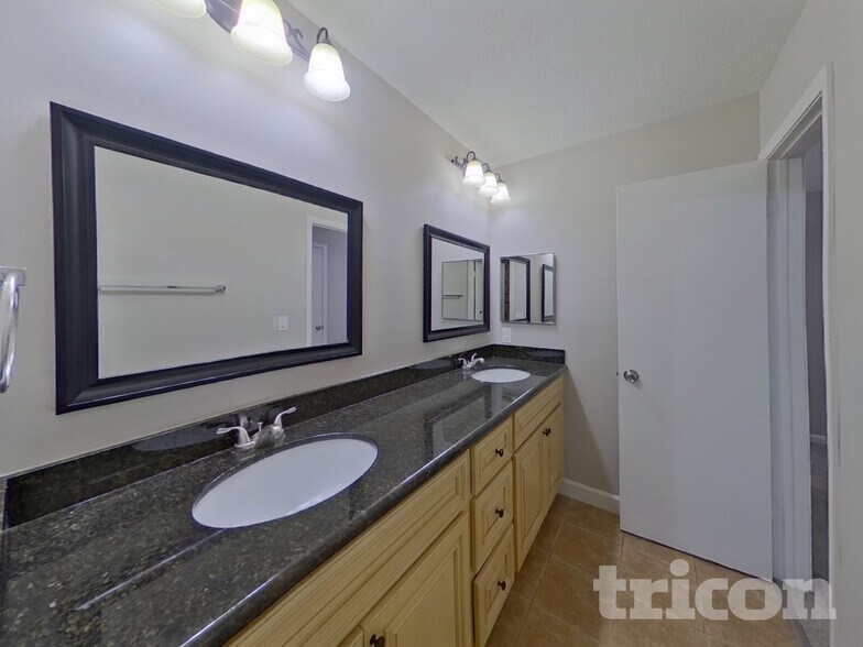 Building Photo - 11803 Willow Point Way