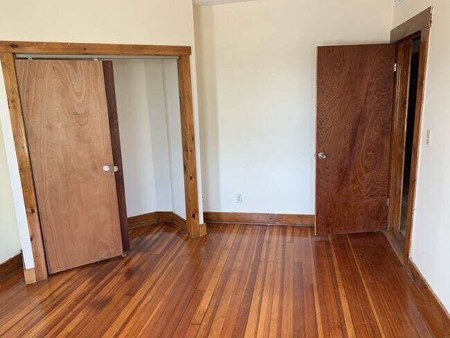 Building Photo - 962 Blue Hill Ave