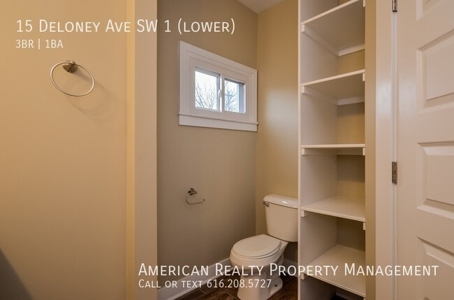 Building Photo - 15 Deloney Ave SW