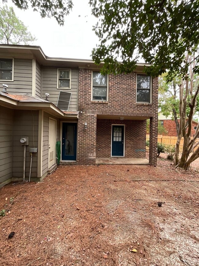 Building Photo - Cozy Townhome in Ridgeland