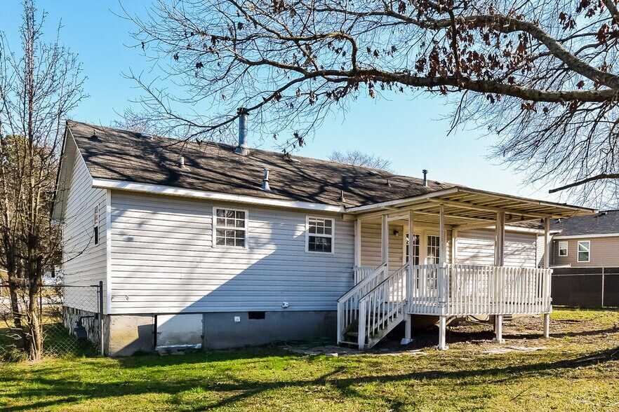 Building Photo - 5215 Austin Pl