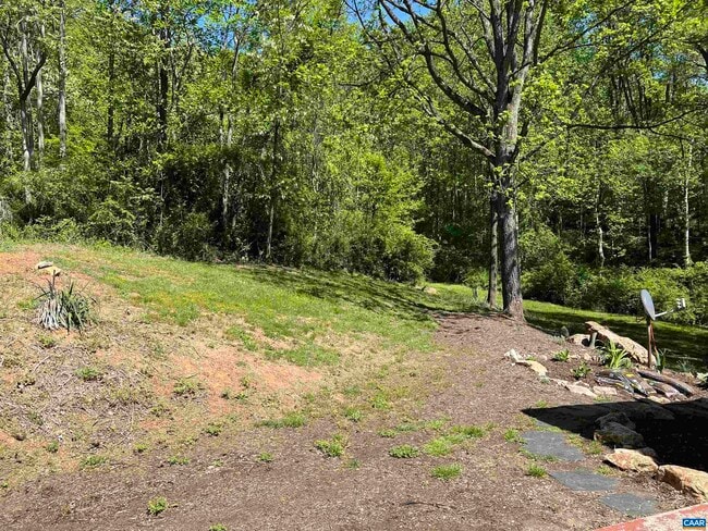 Building Photo - 14150 James River Rd