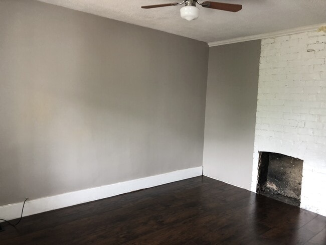 Building Photo - Bridgeville - 2 Bedroom Duplex House renov...