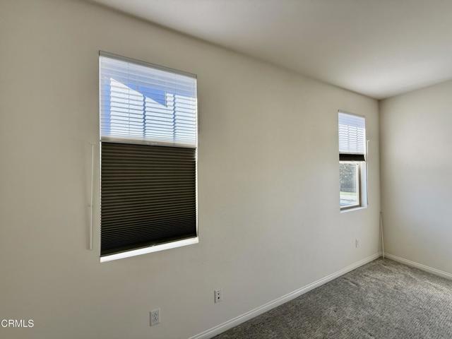 Building Photo - 3214 N Ventura Rd