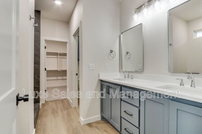 Building Photo - 8305 NW 163rd Ter