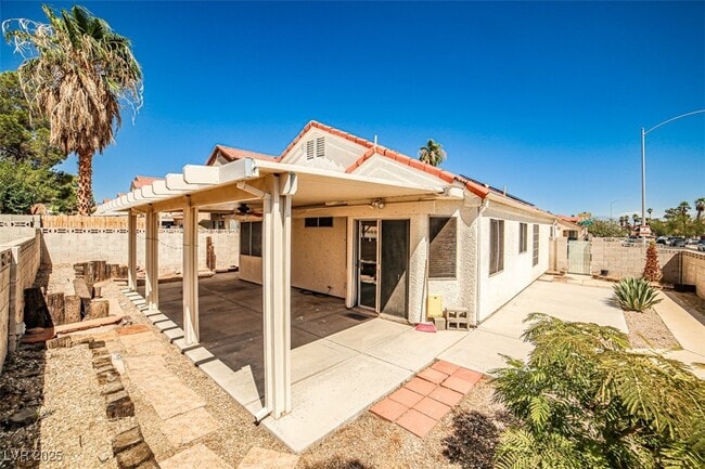 Building Photo - 6801 Midpark Cir