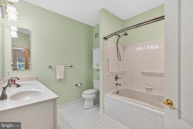Building Photo - 2111 Ganton Green