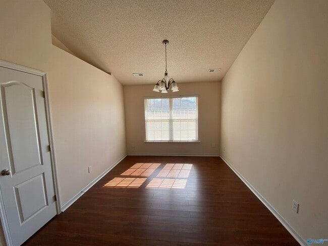 Building Photo - 131 Shadow Ct SW