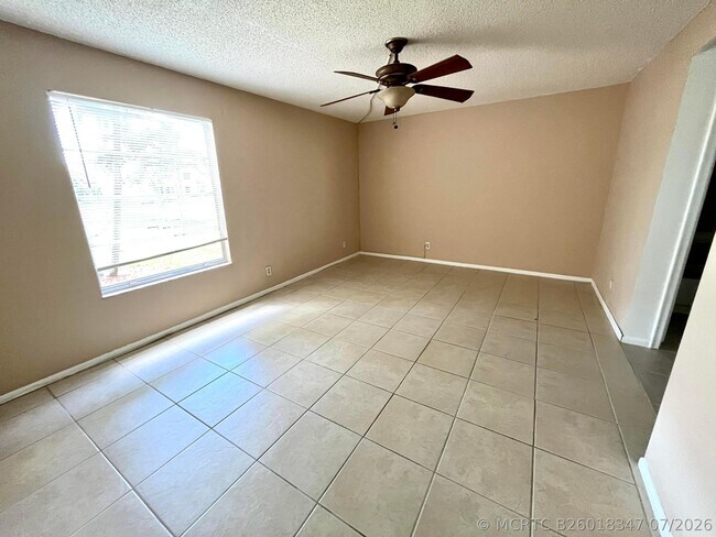 Building Photo - 2500 Fiore Way