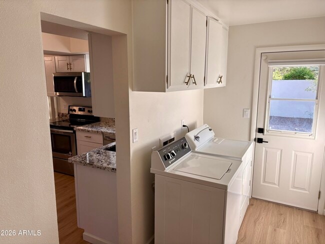 Building Photo - 8702 E Starlight Way