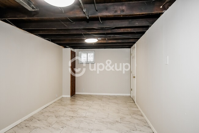 Building Photo - Fantastic 2bd/1ba home! Let yourself in!