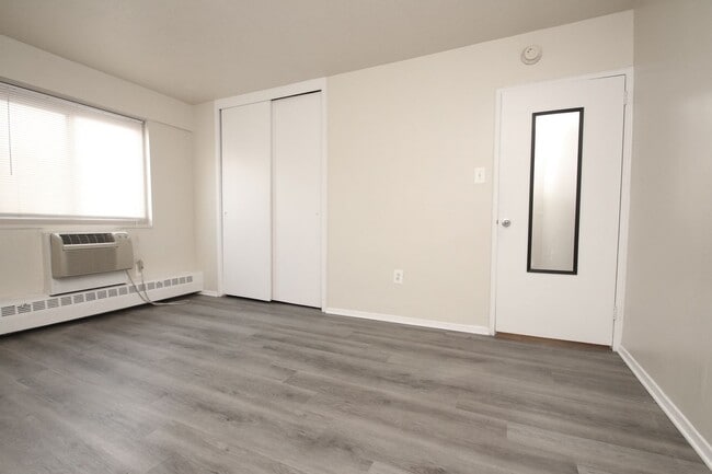 Building Photo - 2101 Chestnut St