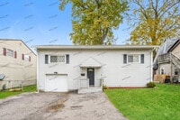 Building Photo - 5631 N Chagrin Dr