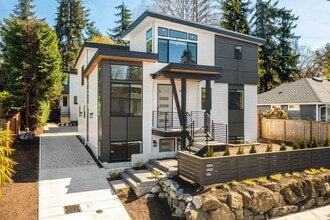 Building Photo - 108 6th St South