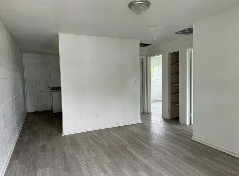 Building Photo - 1157 S 15th St