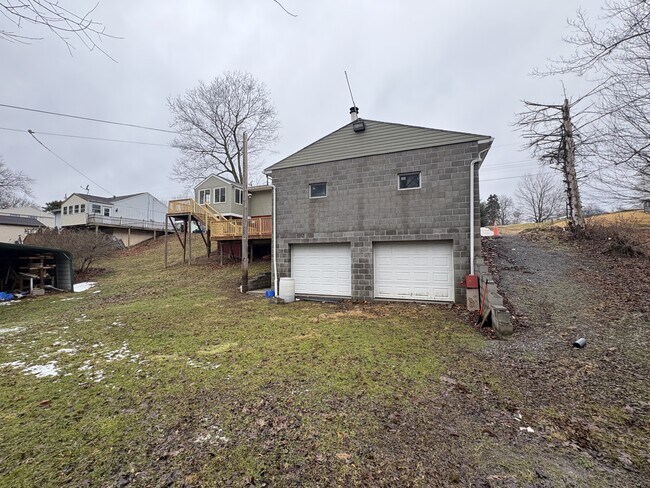 Building Photo - 125 Edgewood Cir