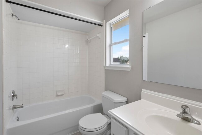 Building Photo - 6105 Larrycrest Dr