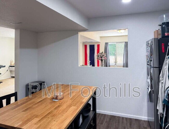 Building Photo - 9318 W Coal Mine Ave