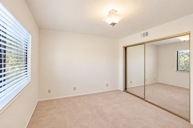 Building Photo - 160 Galaxy Way