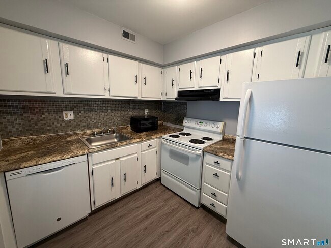 Building Photo - 113 Candlewood Dr