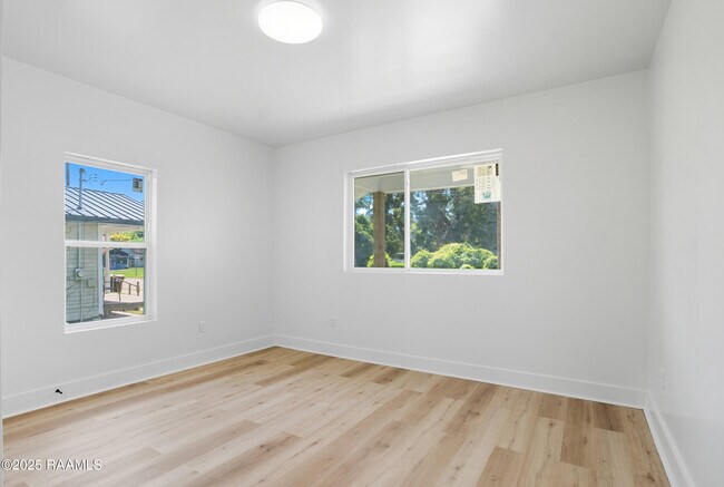 Building Photo - 514 Voorhies St