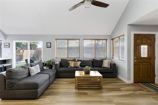 Building Photo - 2209 Walnut Grove Ln