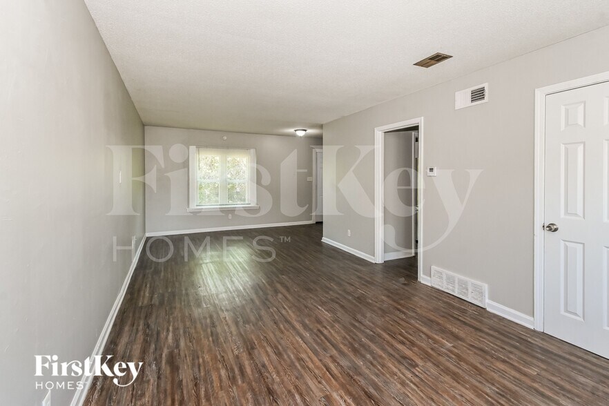 Building Photo - 3682 Buffalo Rd