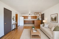 Building Photo - 2113 Lake Point Dr
