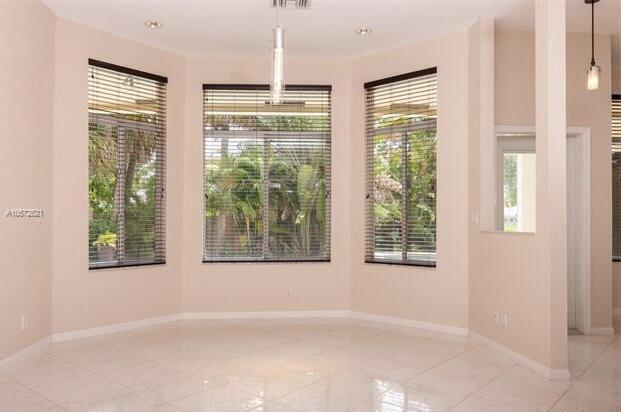 Building Photo - 1399 SW 18th St